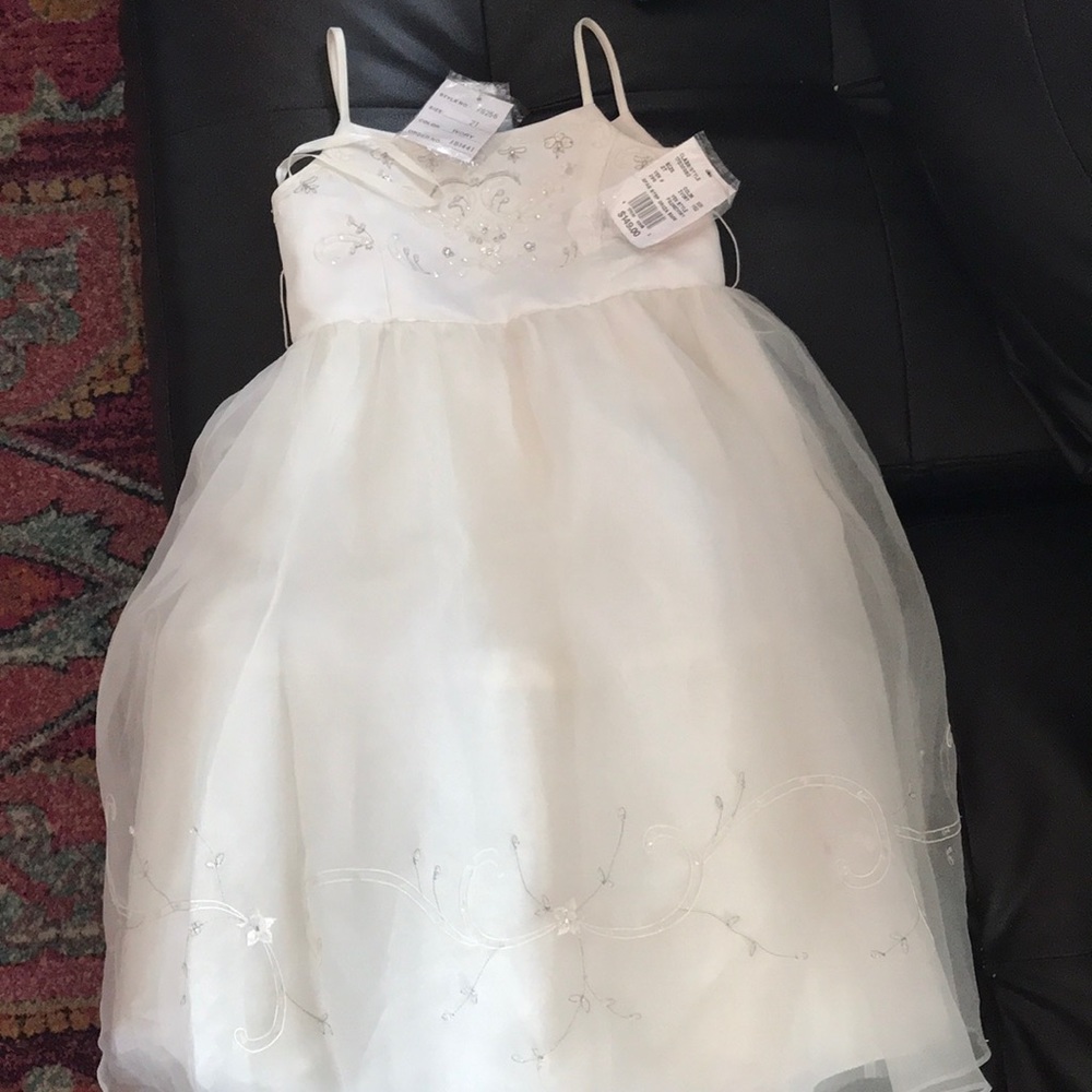 Ivory dress for little girls( never used before)